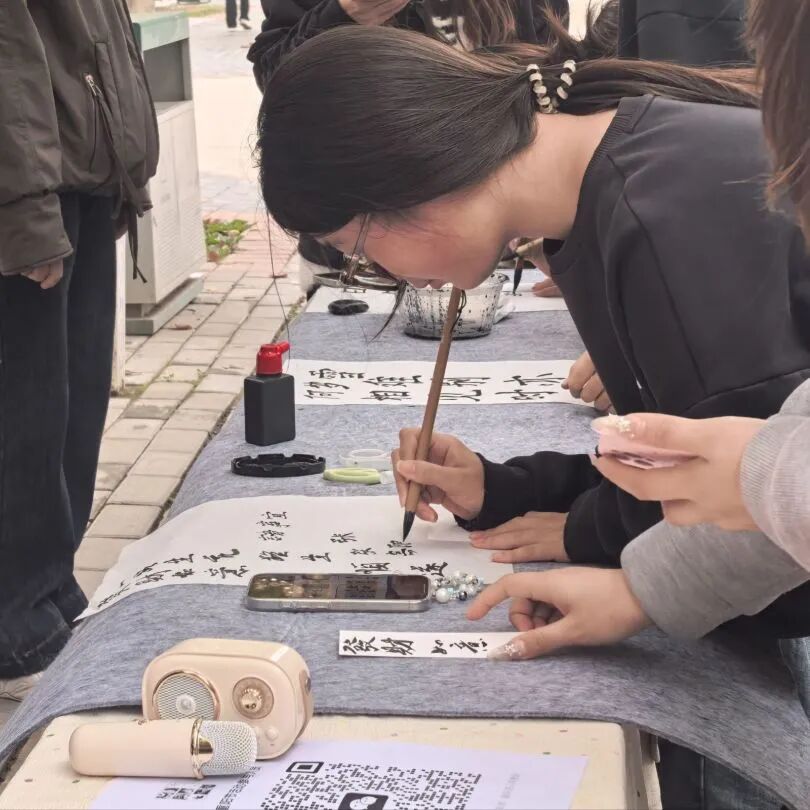 1762738259321658.jpg 21.jpg