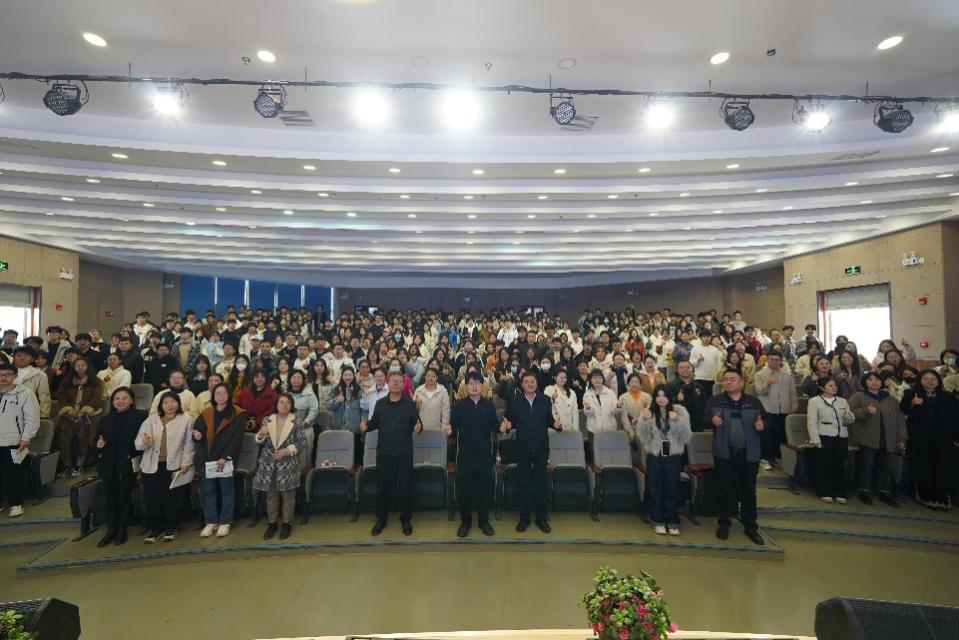 1763116493124925.png 1763116493124925.png